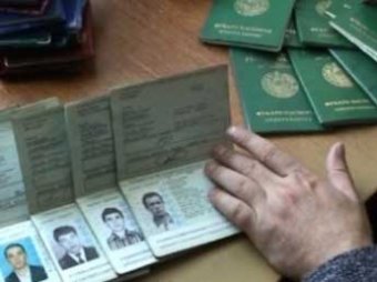 Медведев запретил гражданам Таджикистана въезжать в Россию по внутреннему паспорту