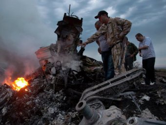 В Twitter Госдепа США обломки украинского самолета выдали за фрагменты малайзийского "Боинга"
