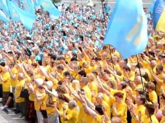 Тысячи сектантов в Киеве помолились за Порошенко и Кличко