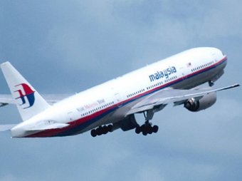 Малайзийский "Боинг 777" сбит над Украиной: уже есть видео (видео)