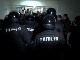 Аваков: из рядов украинской милиции дезертировали 20 тыс. сотрудников