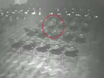 В британском театре привидение сняли на камеру
