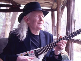 Скончался известный блюз-гитарист Джонни Уинтер
