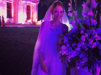 Дмитрий Медведев посетил свадьбу солистки группы «Мобильные блондинки»