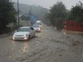 Туапсе затопило: видео наводнения 8 июля разошлось по Сети (видео)