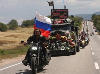В Крыму на байкерском шоу была продемонстрирована свастика