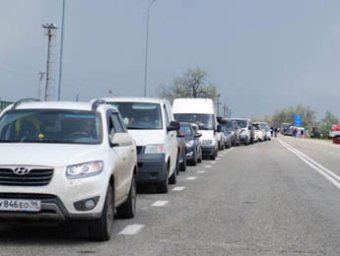 СМИ: на Керченской переправе водители перевернули машину помощника депутата Госдумы