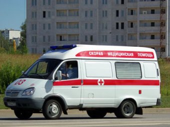 Очевидцы: в Петербурге автомобили "скорой помощи" передвигаются в сопровождении военных