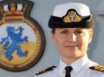 В Британии впервые женщина-капитан ВМС уволена за роман с подчиненным