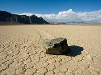 Ученые окончательно раскрыли секрет блуждающих камней из Долины Смерти