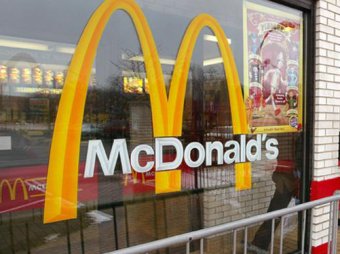 СМИ: "Макдоналдс" подал восемь исков в суд против ПФР