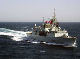 Канада обвинила РФ в провокации: российские самолеты облетели канадский корабль в Черном море