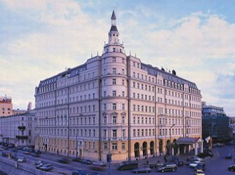 В Москве из элитной гостиницы «Балчуг» выбросился постоялец 6 этажа