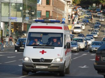 В Питере иномарка после ДТП протаранила остановку: пострадали шесть человек