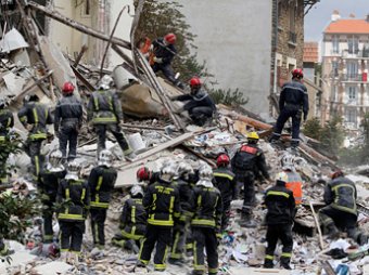 В пригороде Парижа рухнул жилой дом: 6 человек погибли
