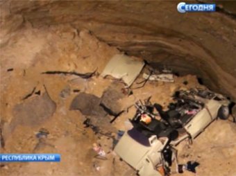 Страшное ДТП в Крыму: шесть человек погибли после падения авто в яму на дороге