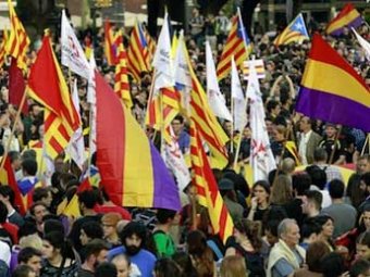 В Барселоне полиция разогнала многотысячную акцию протеста за независимость Каталонии