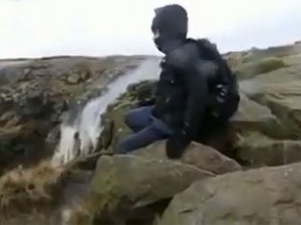В Британии ураган повернул водопад вспять