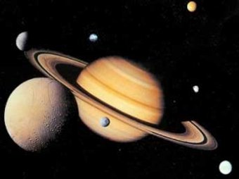 Ученые увидели на Сатурне гигантский вихрь в форме правильного шестиугольника