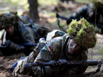 ИноСМИ: НАТО тренирует 40-тысячную армию для войны с Россией
