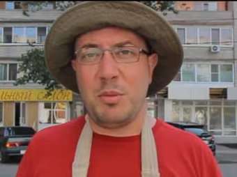 Канализационные люки от Артемия Лебедева оскорбили православных активистов