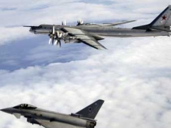 Активность российских бомбардировщиков над Европой встревожили НАТО