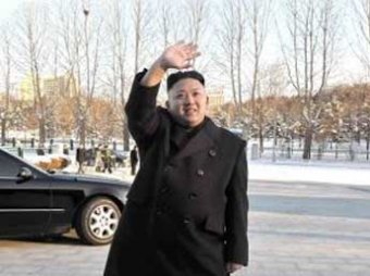 Ким Чен Ын вновь появился на публике с тростью