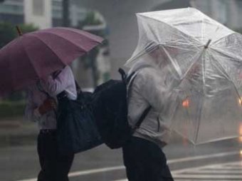 В Японии семь человек погибли из-за тайфуна "Фанфон"