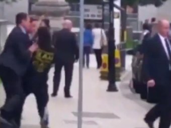 Британского премьера Кэмерона атаковал бегун на улице