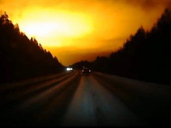 Странная вспышка в ночном небе испугала жителей Екатеринбурга