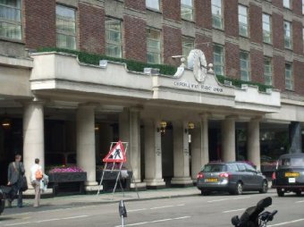 Взрыв в отеле в центре Лондона: 14 пострадавших