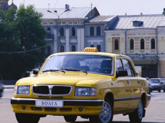 В Волгограде таксист 16 часов катал в машине умершую подругу, думая, что она спит