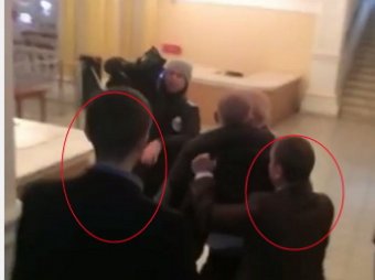 В Оренбурге охранники и чиновник напали на журналистов НТВ