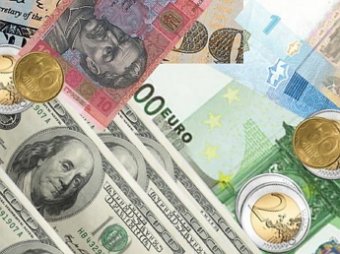 Курсы доллара и евро вновь повысились почти на 5 рублей