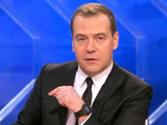 Медведев готовится в прямом эфире рассказать россиянам про курс рубля