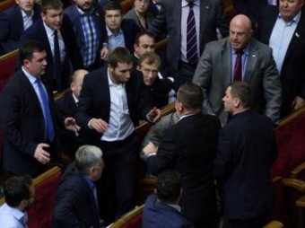 В Верховной Раде Украины состоялась первая драка