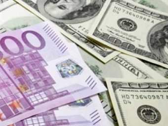 После падения на 6 рублей евро впервые в истории достиг 83 рублей, доллар - 67