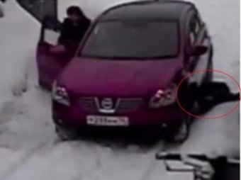 В Якутии автолюбительница несколько раз переехала женщину из мести за царапину