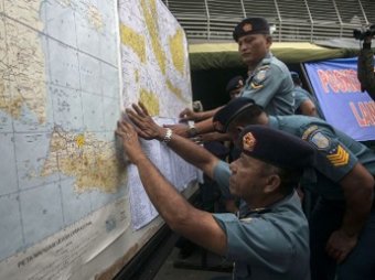 Спасатели назвали причину пропажи самолета AirAsia