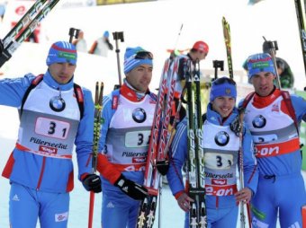 Мужская сборная России по биатлону выиграла эстафету в Австрии