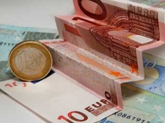 Курс евро превысил 100 рублей на торгах на Московской бирже