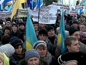 В Киеве представители малого и среднего бизнеса перекрыли Крещатик