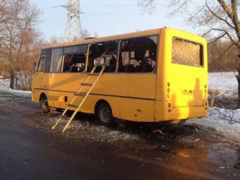 Видео обстрела автобуса под Волновахой появилось в Сети: новости Новороссии 16 января 2015 (видео)