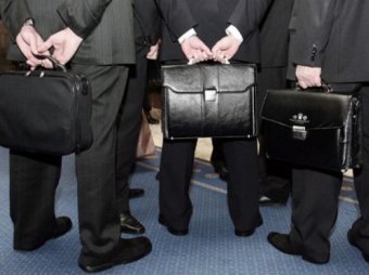 СМИ: Правительство РФ опубликует "черный список" чиновников-коррупционеров