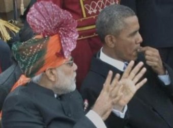 Жующему жвачку Обаме на параде в Индии показали российскую технику