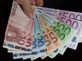 Курс доллара вырос до 71,84 рублей, курс евро поднялся выше 81 рубля