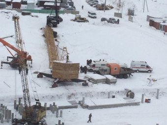 В Кемерове на стройплощадке упал башенный кран: есть жертвы
