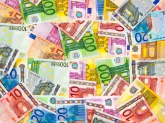 ЦБР повысил официальный курс евро почти до 78 рублей