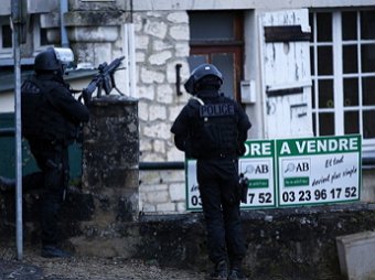 Во Франции братья Куаши, подозреваемые в нападении на Charlie Hebdo, захватили заложников (видео)