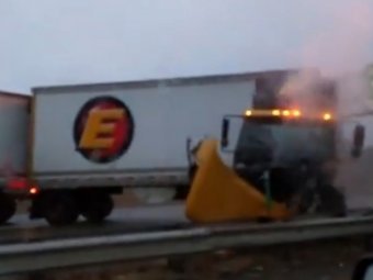 Американский автомобилист чудом выжил в ДТП с фурой